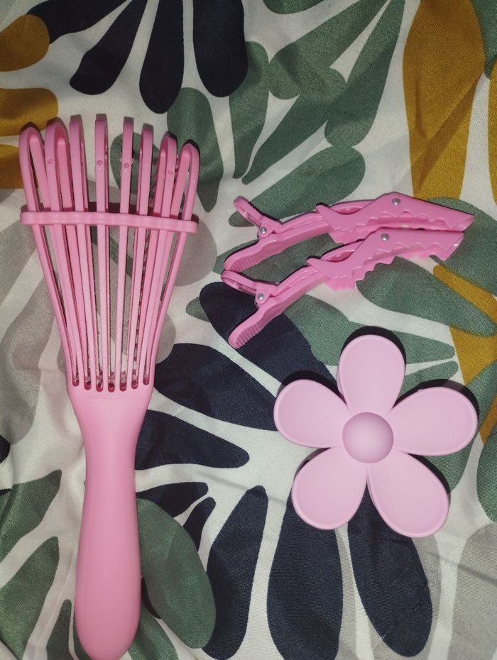 Brosse + barrette à cheveux - photo numéro 2