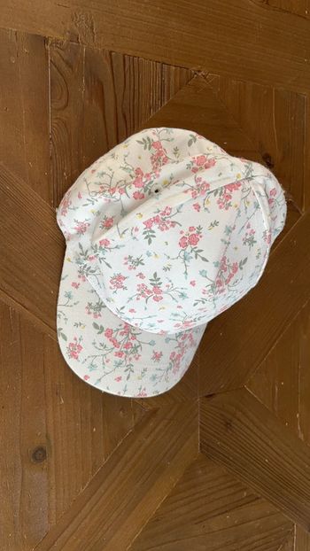 Casquette fille 4-6 mois