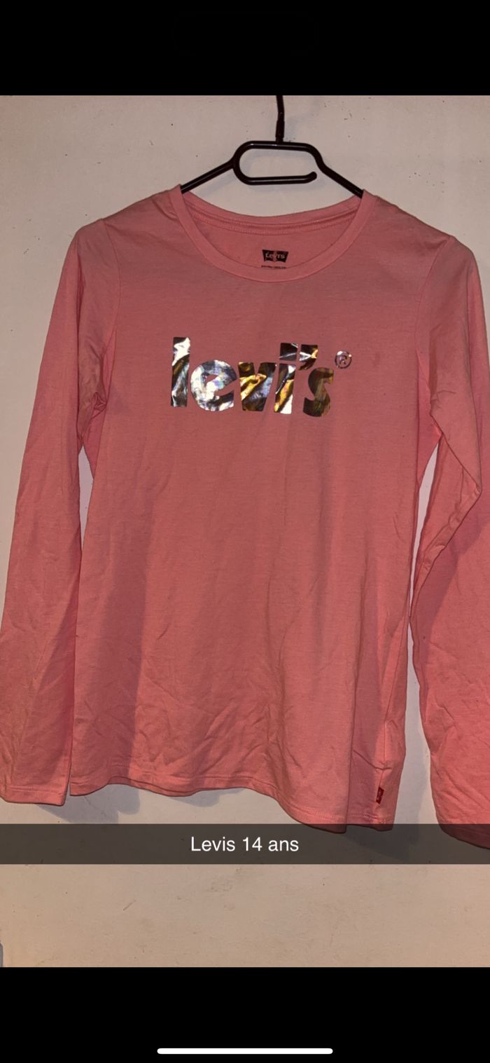 TEE shirt levi’s