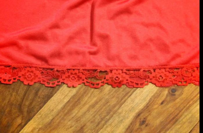 Jupon rouge - Dentelle - 54/56 - NEUF - photo numéro 6
