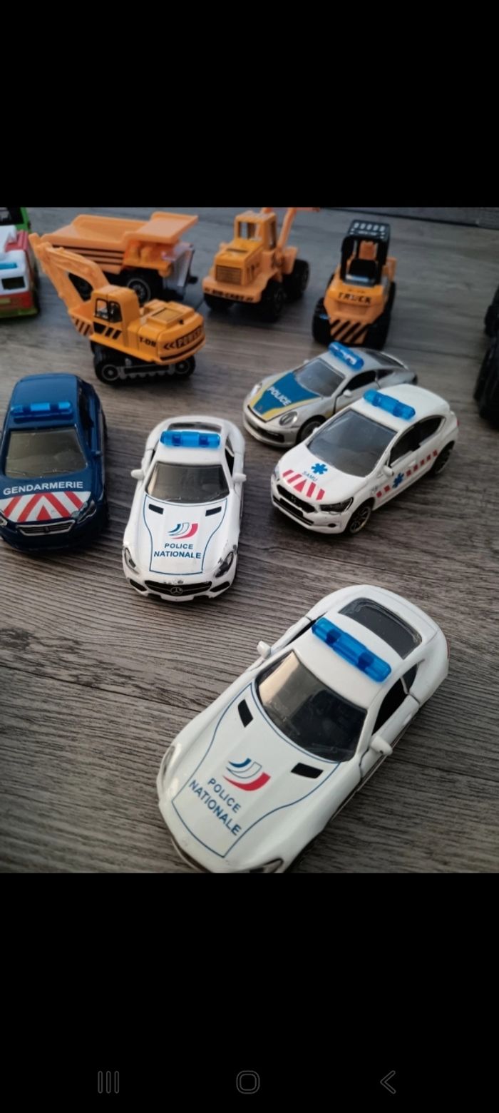 Lot petits véhicules - photo numéro 3