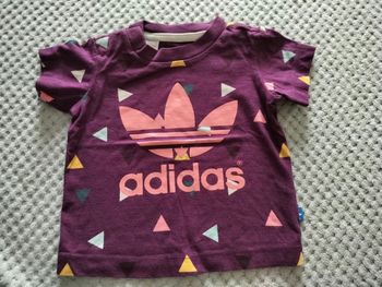 Tee shirt adidas en 3/6 mois