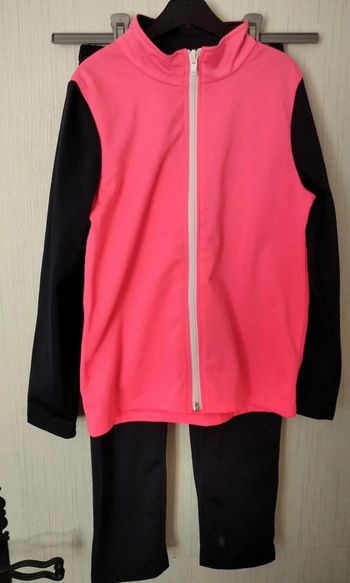 ensemble sport bleu et rose Decathlon 8 ans