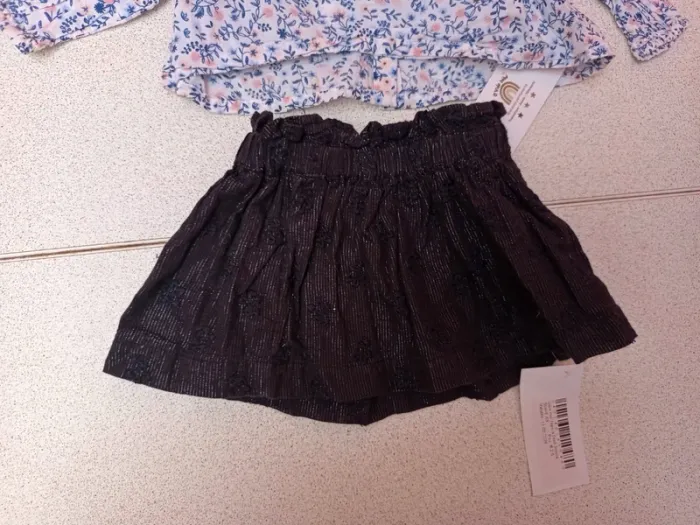 Blouse avec jupe tape l oeil très bonne état taille 3mois - photo numéro 3