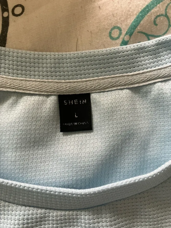 T shirt bleu - photo numéro 2