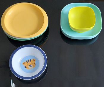 Lot d'assiettes pour bébé en bon état 