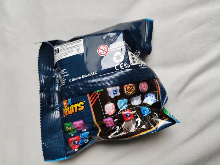 Blox fruits serie 2 avec code neuf jamais ouvert - photo numéro 2