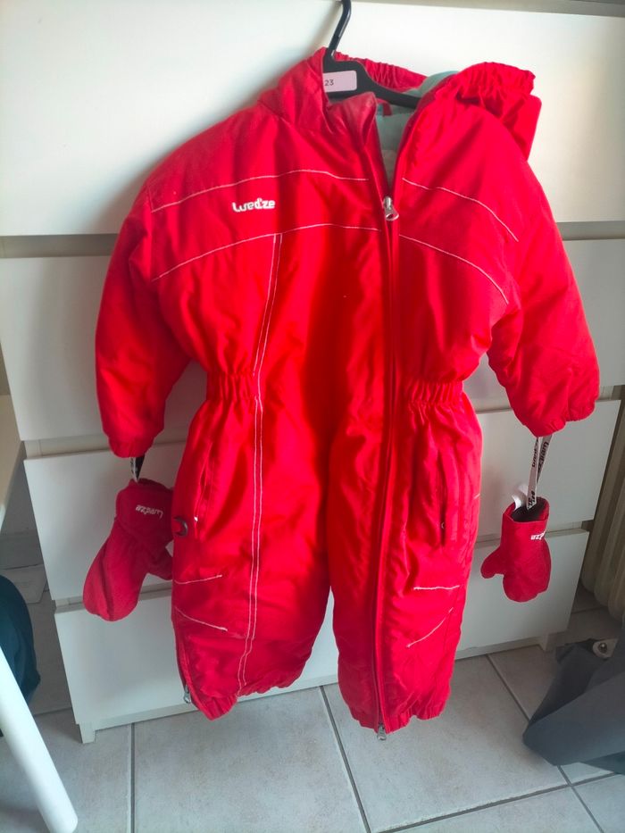 Combinaison de ski et moufles - photo numéro 3