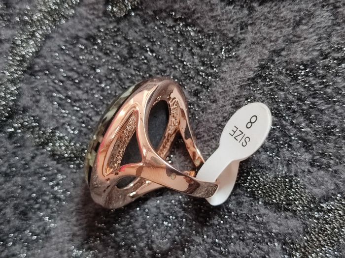 Bague originale pierre multicolore noire dorée Taille 8 Neuve - photo numéro 7