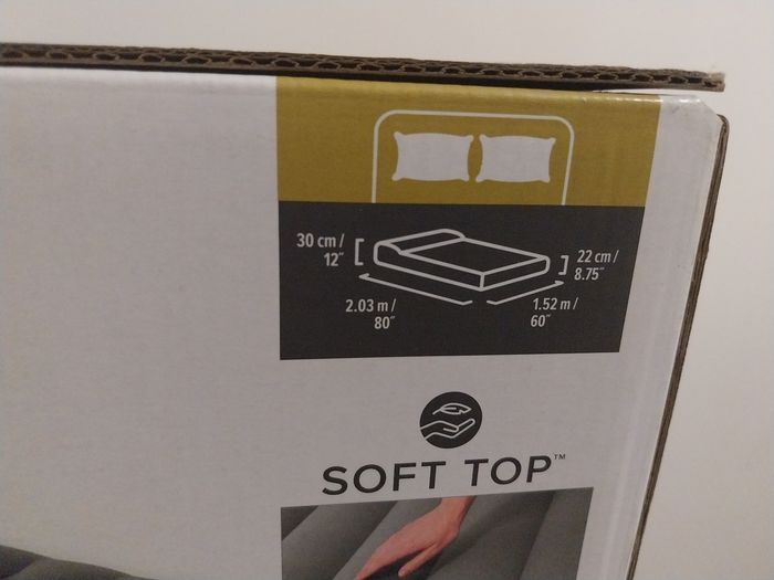 Matelas gonflable 2 places avec une pompe électrique intégrée - photo numéro 3