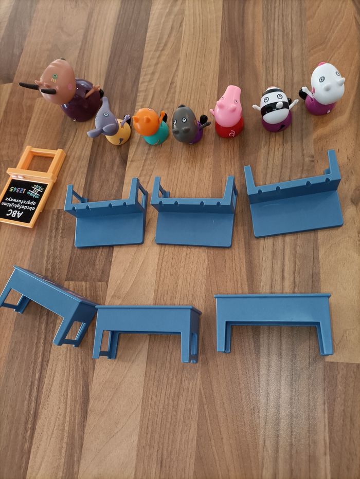 Peppa Pig à l'école - Salle de classe (Me Gazelle et ses 6 éleves) - photo numéro 8
