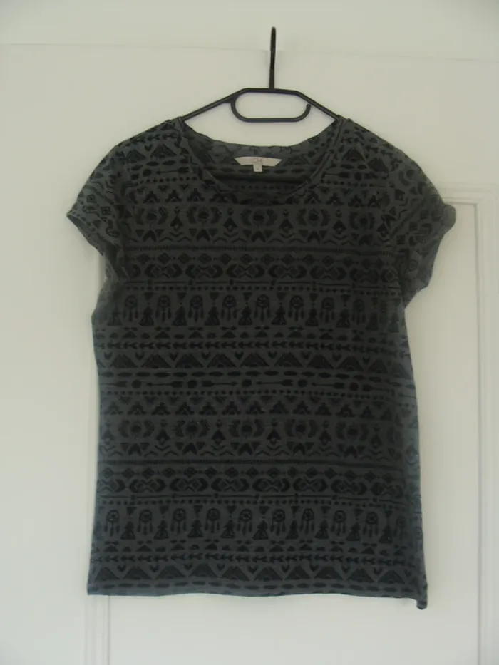 Tee shirt