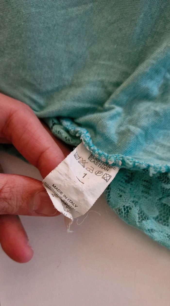 Top court jaune pour femme taille S  ( le bleu offert ) - photo numéro 9