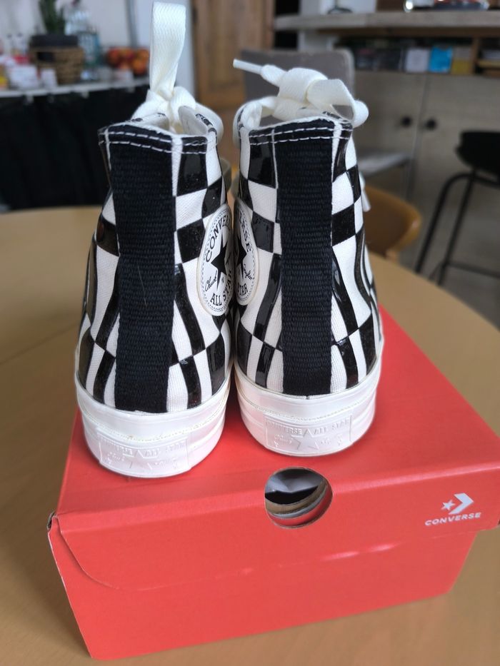 Baskets converse noir et blanche - photo numéro 3