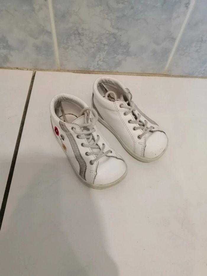 Chaussures t 21 - photo numéro 2