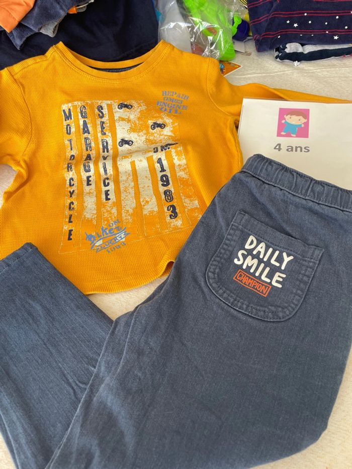 Ensemble 4-5 ans original marines et gemo - photo numéro 2