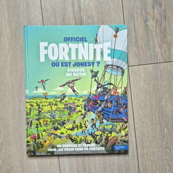 Livre Officiel Fortnite où est Jonesy? Chasse au butin. Édition Hachette