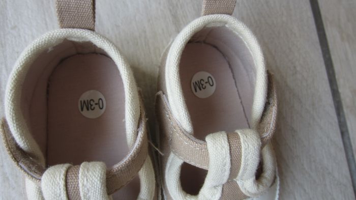 Chaussures bébé 0/3 mois - photo numéro 2