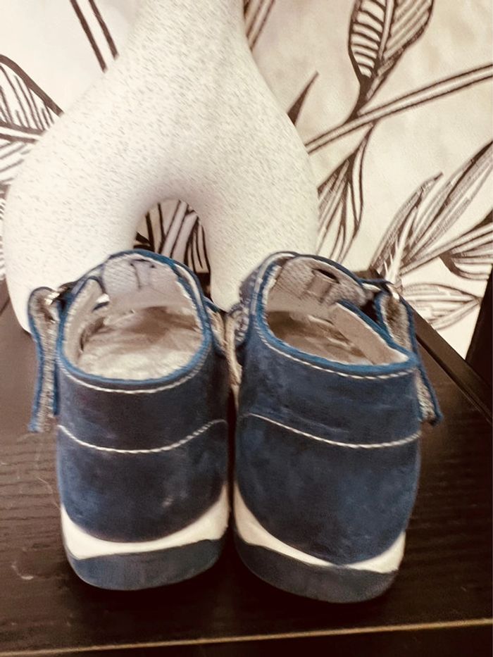 Pointure 22 chaussures d’été garçon Gemo bleues 💙 - photo numéro 4
