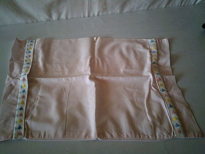 Taie d'oreiller rose clair pour enfant ou bébé vintage