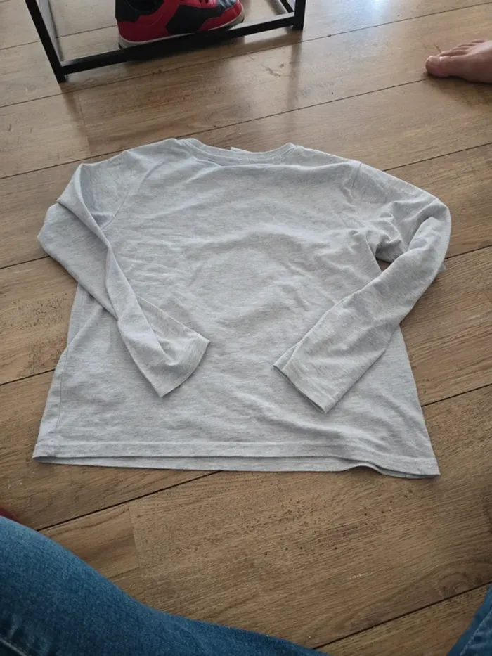 Tee shirt manches longues Pikachu 10 ans - photo numéro 4