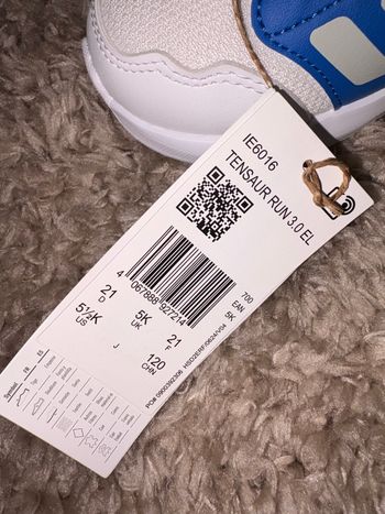 Basket adidas neuf