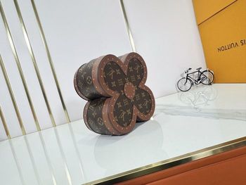 Louis Vuittoṇ   M80303