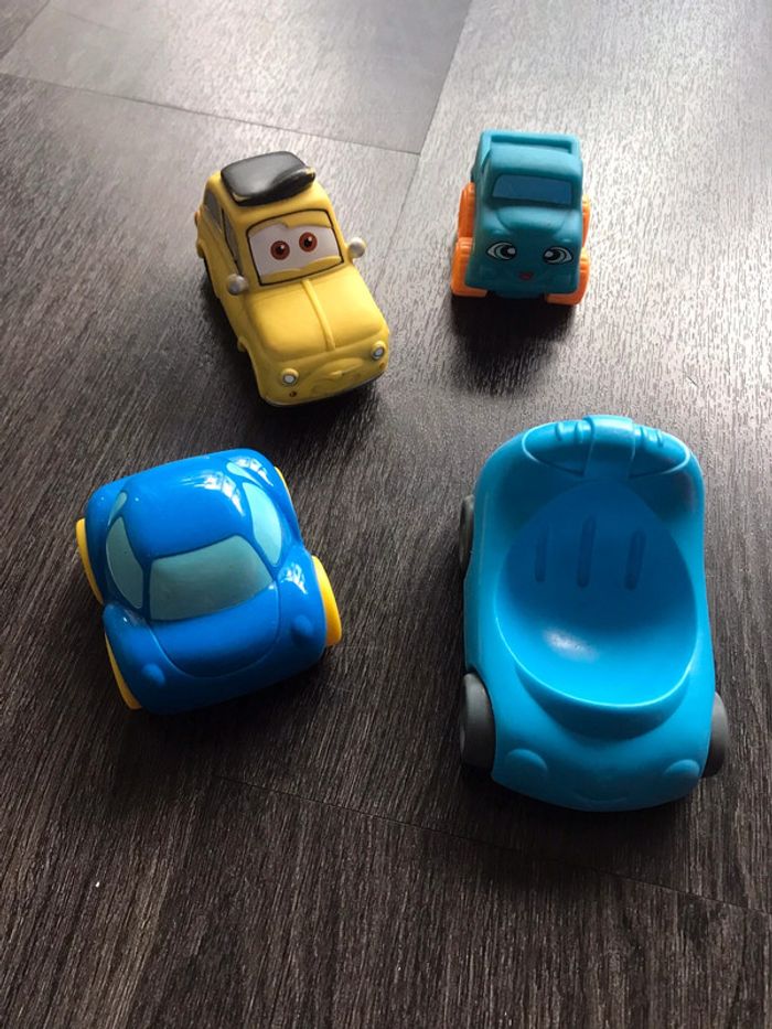 Lot 4 voitures pour bébés