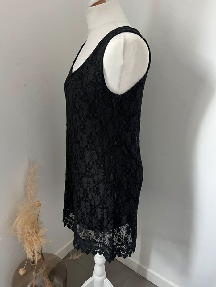 Robe noire à dentelle S - photo numéro 2