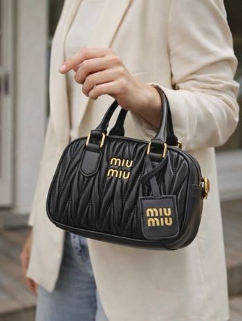Sac à main miu miu avec dustbag 