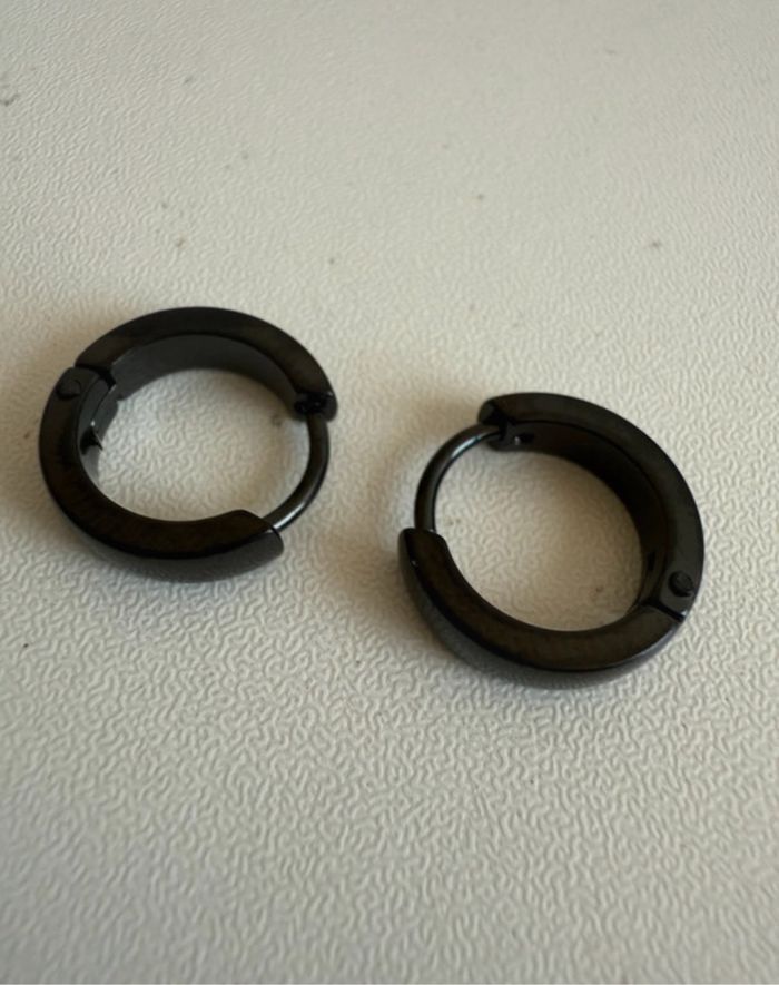 Boucles d’oreilles homme anneau noir en acier inoxydable ronde simple - photo numéro 2