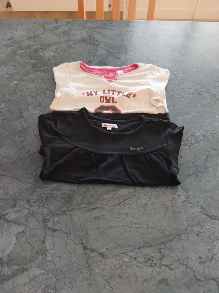 2 t-shirts manche longue 5 ans