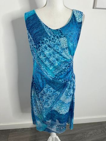 Robe bariolée en mesh bleue M&S Mode T38 M