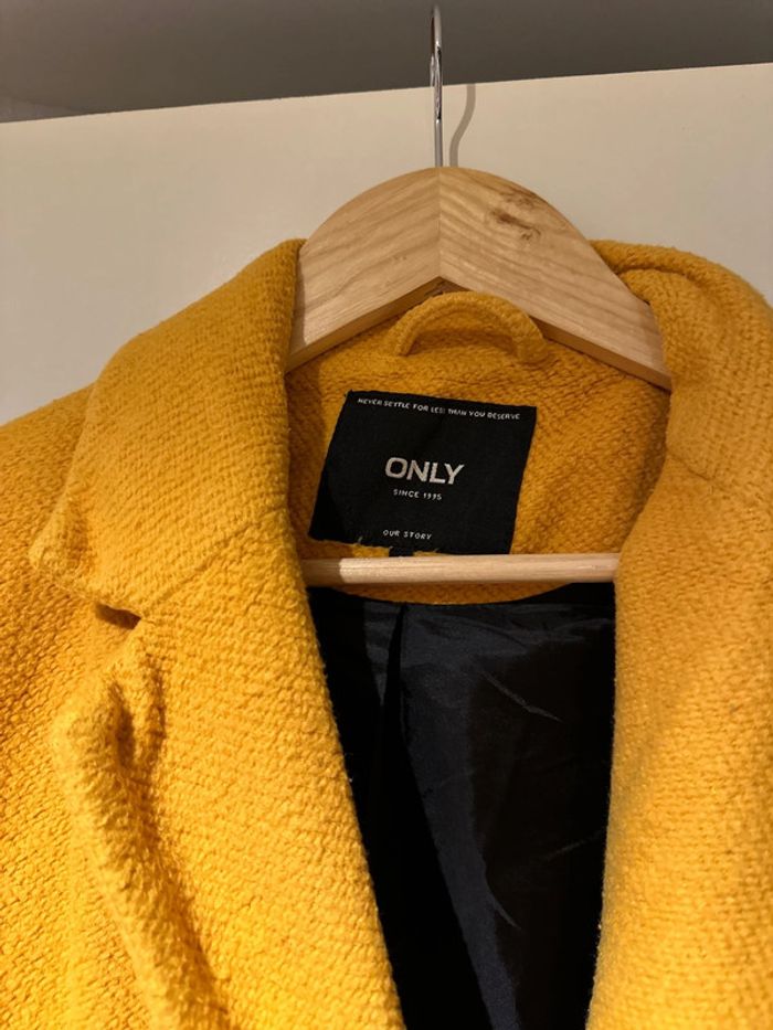 Manteau long jaune - photo numéro 2