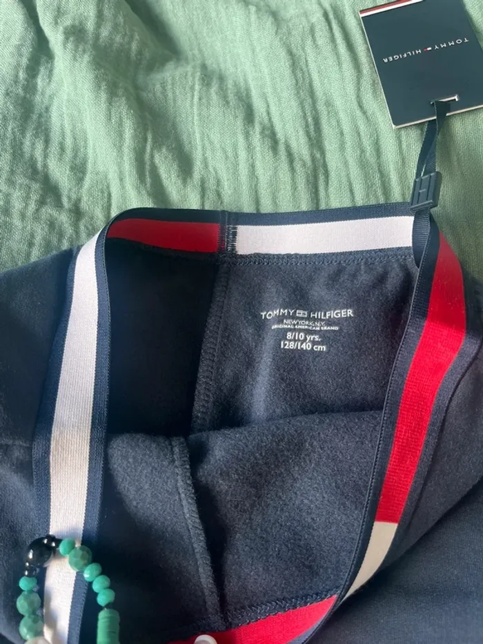 Short tommy Hilfiger taille 8/10 ans - photo numéro 5