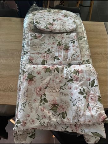 Nid d’ange réducteur lit avec couverture et oreiller floraux pivoine 