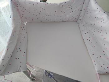 Tour de lit bébé fille