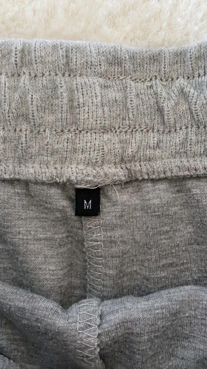 Short gris - photo numéro 2