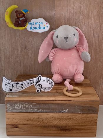 Doudou lapin musical 🎶 rose nicotoy