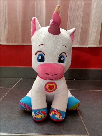 Peluche interactive licorne clementoni