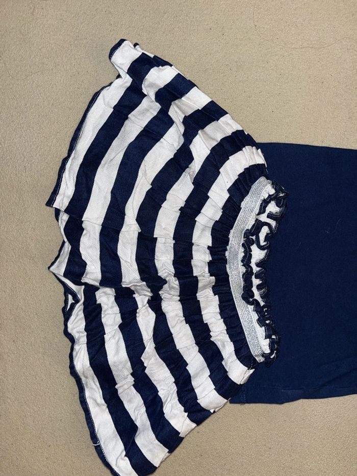 Ensemble marin jupe et tee shirt taille 2 ans - photo numéro 2