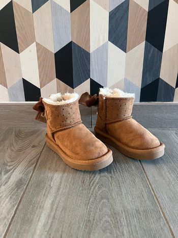 Bottes fourrees camel taille 23