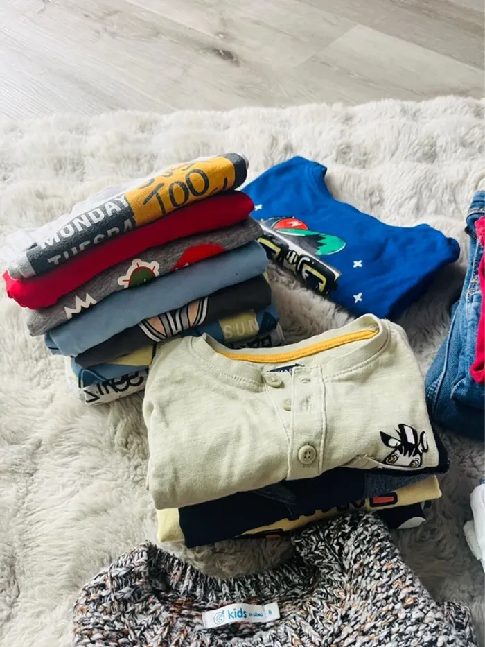 Lot vêtements garçon taille 6 ans - photo numéro 2