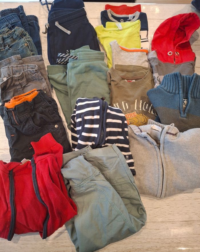 Lot de vetements garçon 4 ans