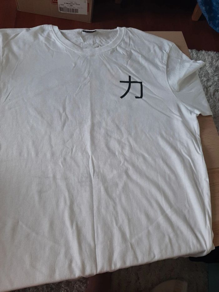 T-shirt signe chinois taille M