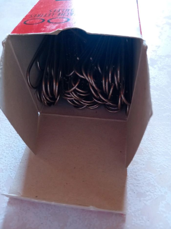 Boîte de trombones 77mm - photo numéro 3