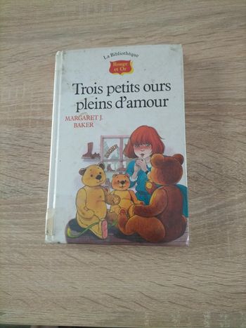 Livre Trois petits ours pleins d amour