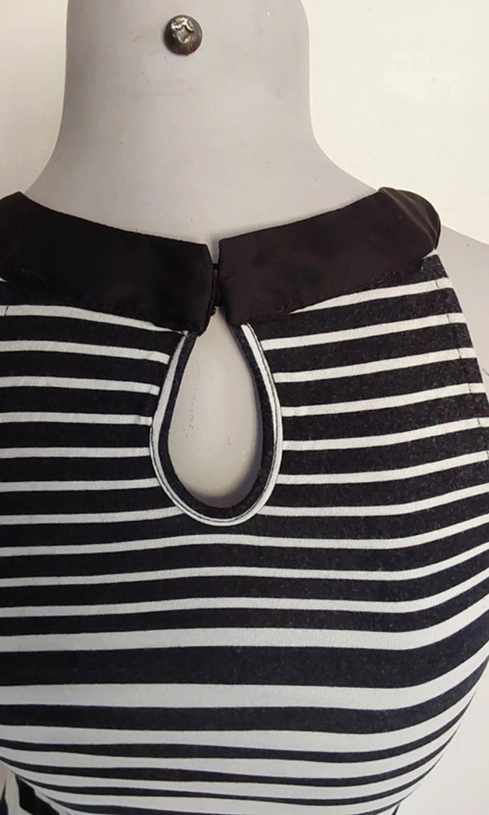 Robe rayures et dentelle noir et blanc T34 - photo numéro 3