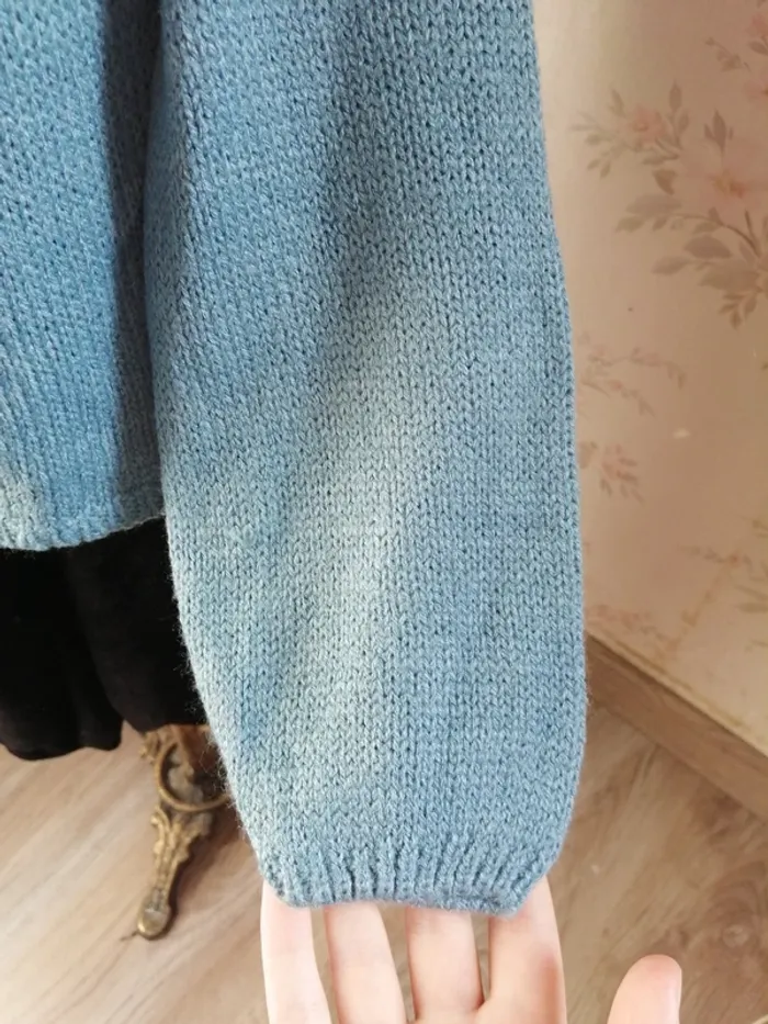Pull fin bleu manches bouffantes détails plissés au col avec pressions / placard de filles / (8 ans) - photo numéro 5