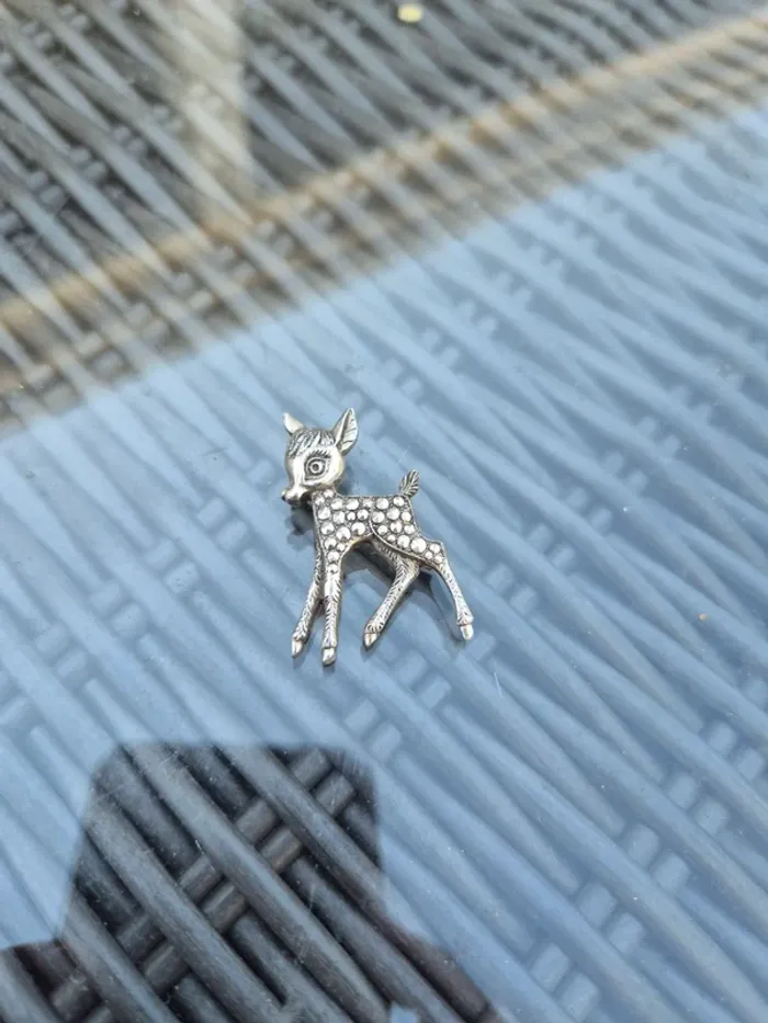Broche a strass Bambi